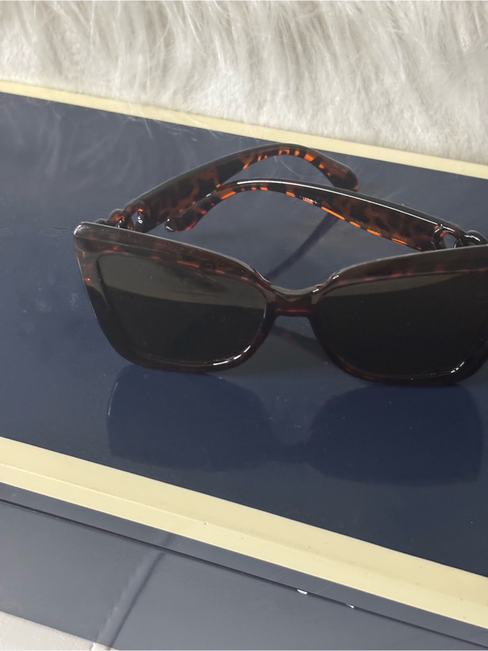 Tortoiseshell Cat-Eye Sunglasses - Brown